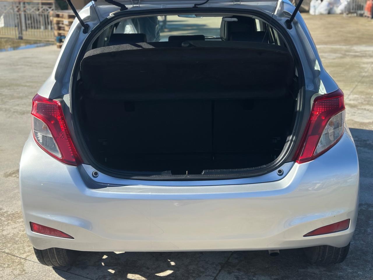 Toyota Yaris 1.4 D-4D 90cv 5p Lounge MY 2013
