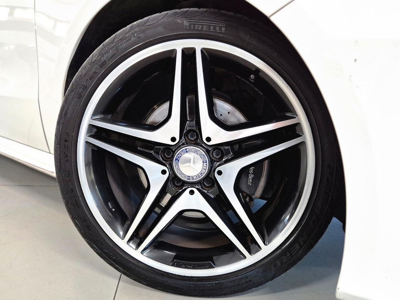 Mercedes A180 Aut. Premium AMG **MOTORE MERCEDES**