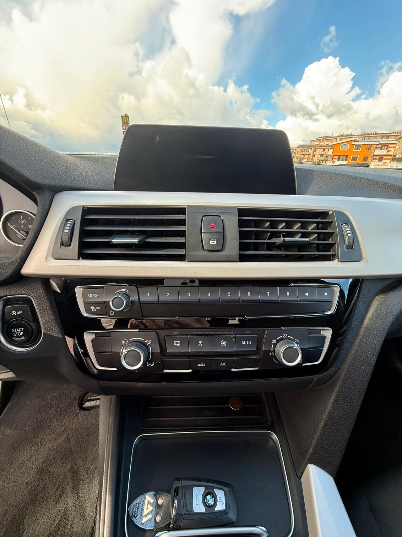 BMW 318d 2.0 • 150CV • AUTOMATICA • 2018