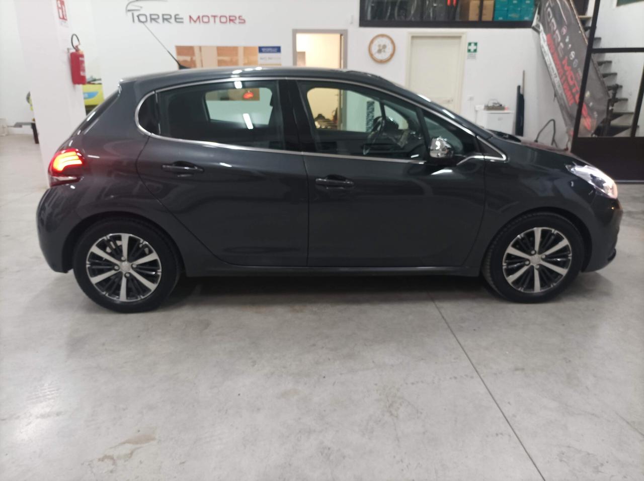 Peugeot 208 BlueHDi 100 5 porte Allure 06/2016