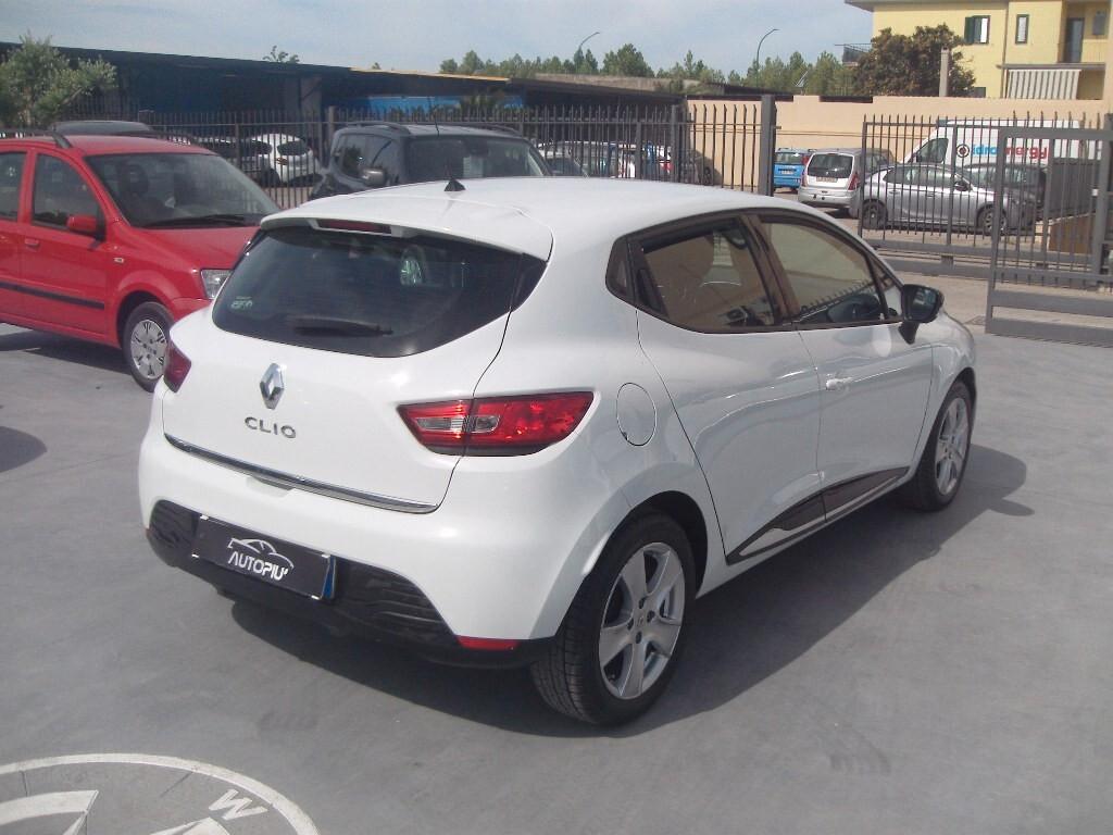 Renault Clio 1.2 75CV Live - 2013