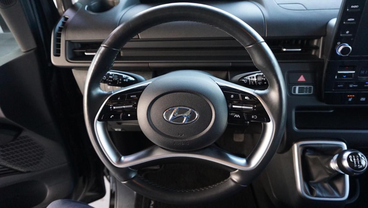 Hyundai STARIA 2.2 MT 2WD 9 posti Wagon