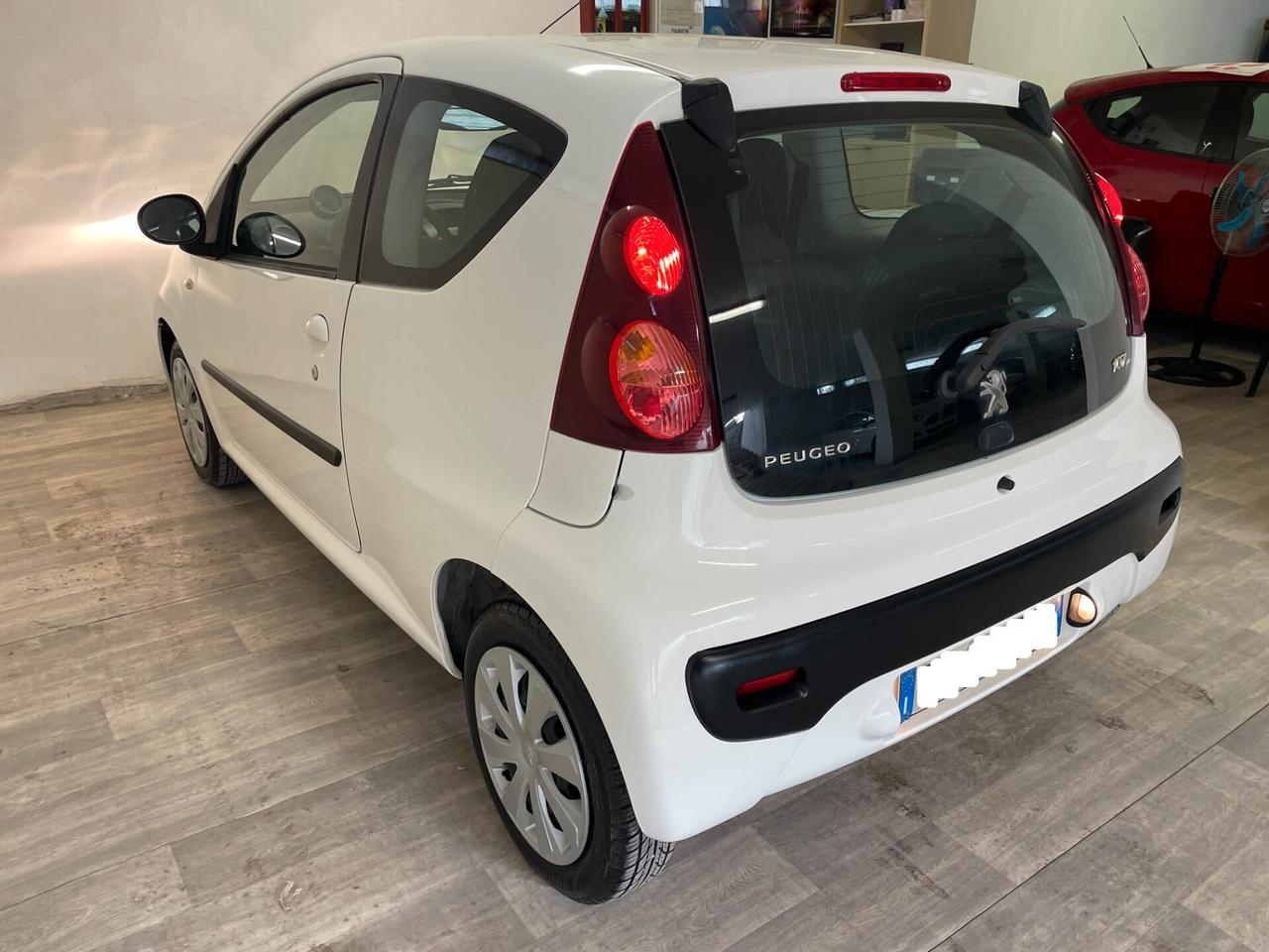 Peugeot 107 1.0 3p. Active Full Optional Neopatentati