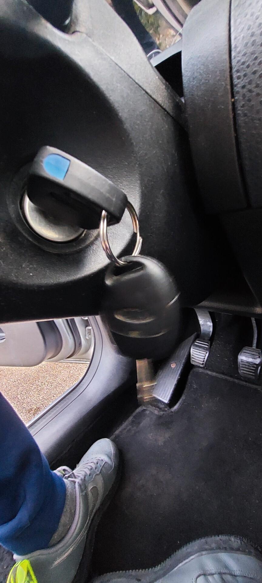 FIESTA 1,4 DIESEL 70 CV X NEOPATENTATI LEGA GOMME NUOVISSIME IMPECCABILE