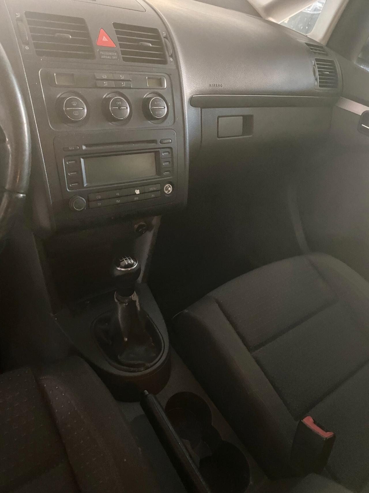 Volkswagen Touran 1.9 TDI 101CV Trendline anche pe NEOPATENTATI