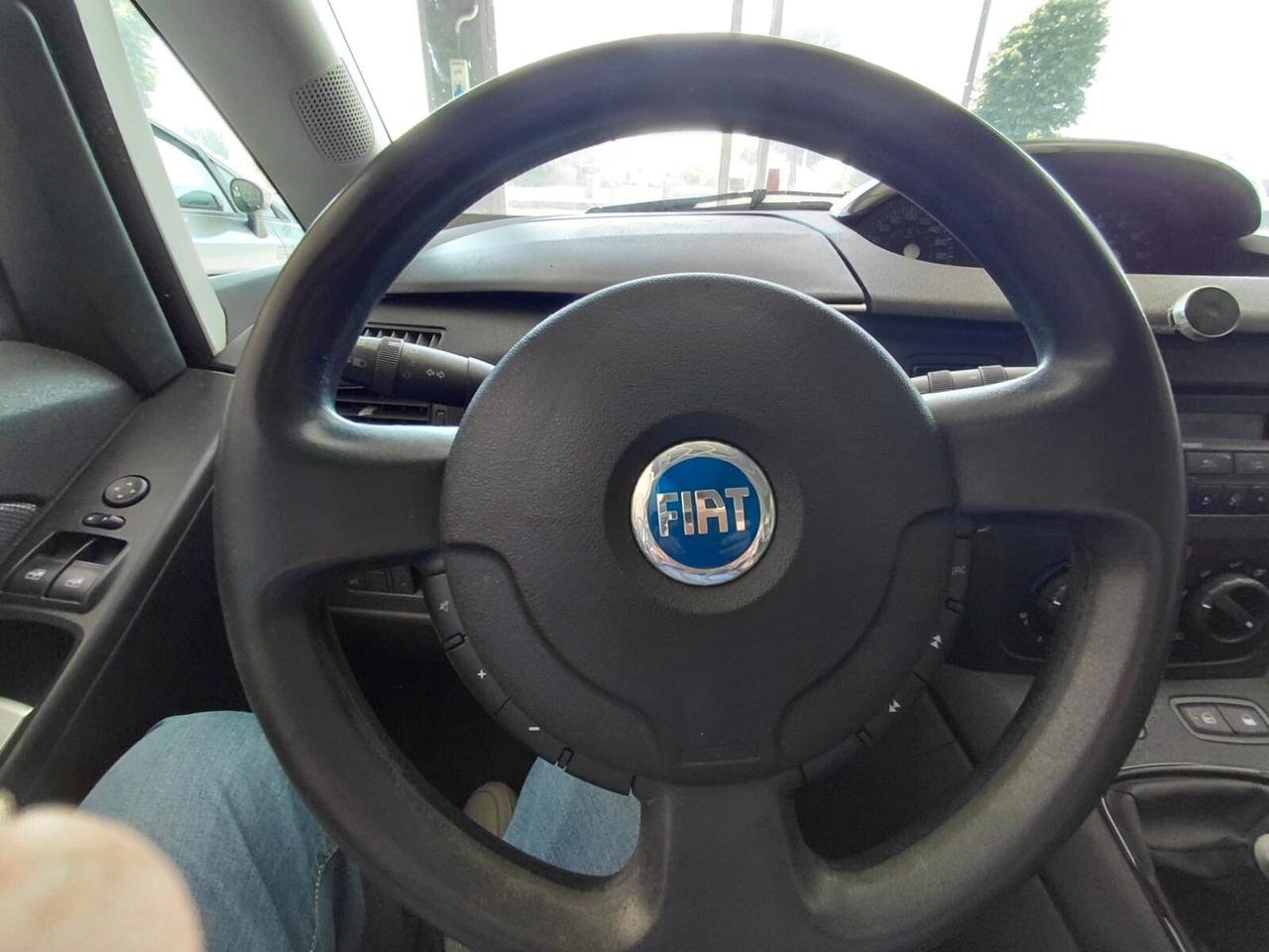 Fiat Idea 1.4 16V Emotion GPL KM 218.540