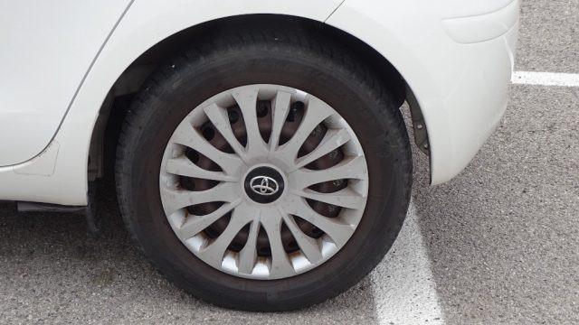 TOYOTA Yaris 1.300 100 cv, 5 porte, versione "Sol", Garanzia..