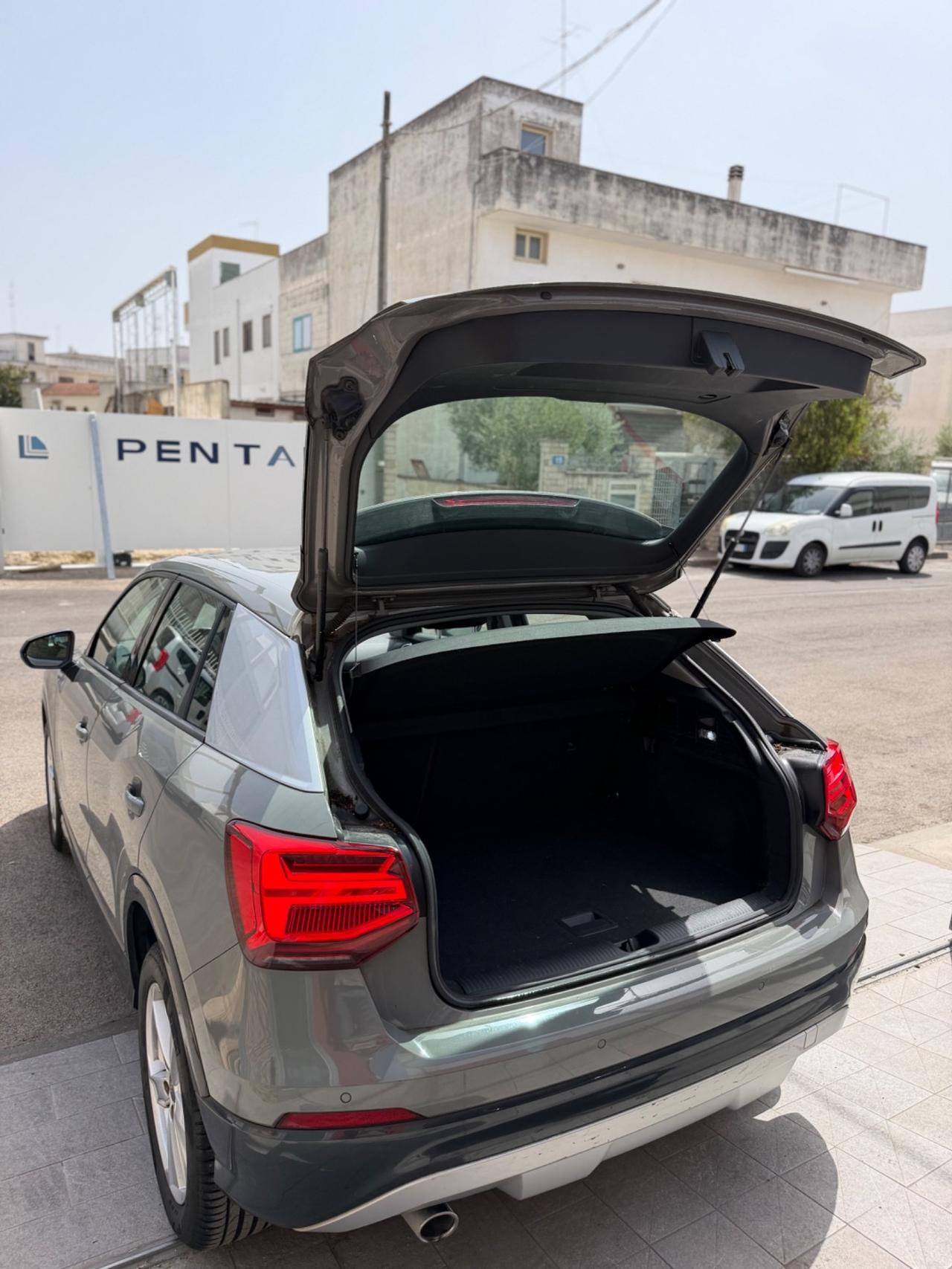 Audi Q2 1.6 116 cv Admired-2020/LED/NAVI/PARK