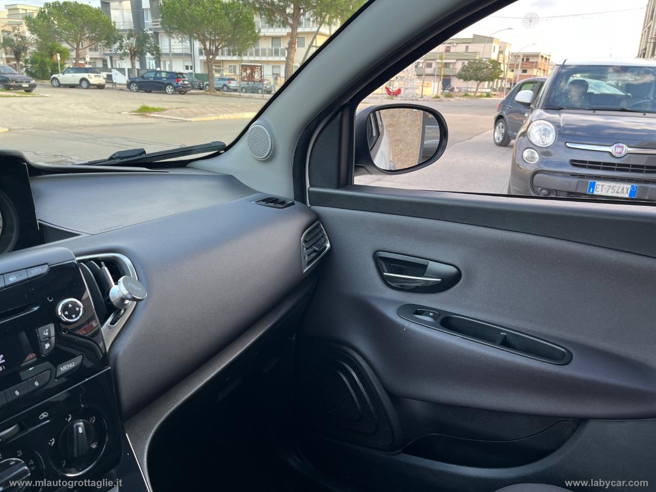 LANCIA Ypsilon 1.2 69 CV 5p. GPL Ecochic Gold