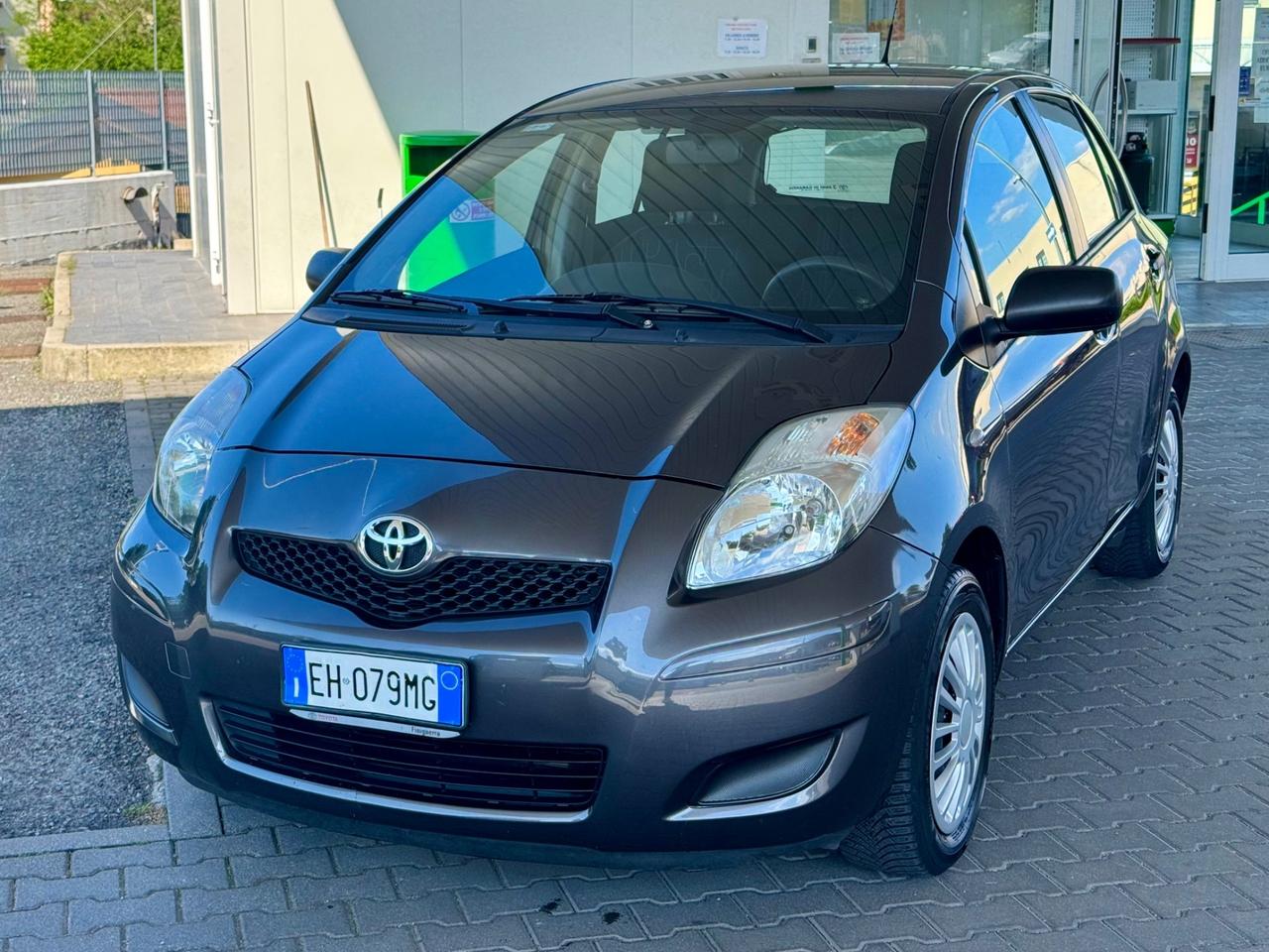 Toyota Yaris 1.0 5 porte Lounge