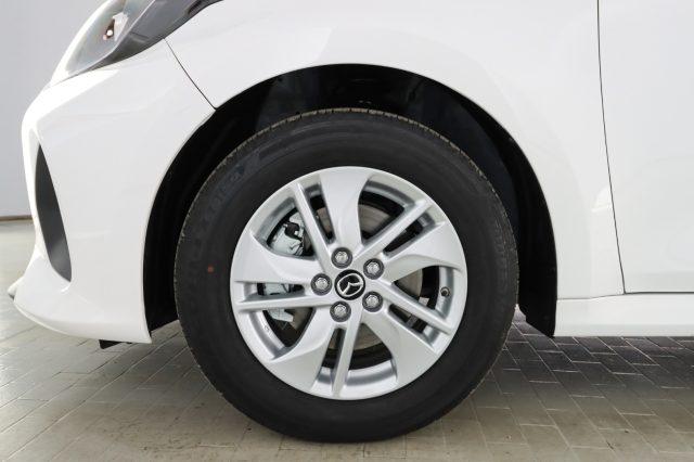 MAZDA 2 Full Hybrid 116cv Centre line