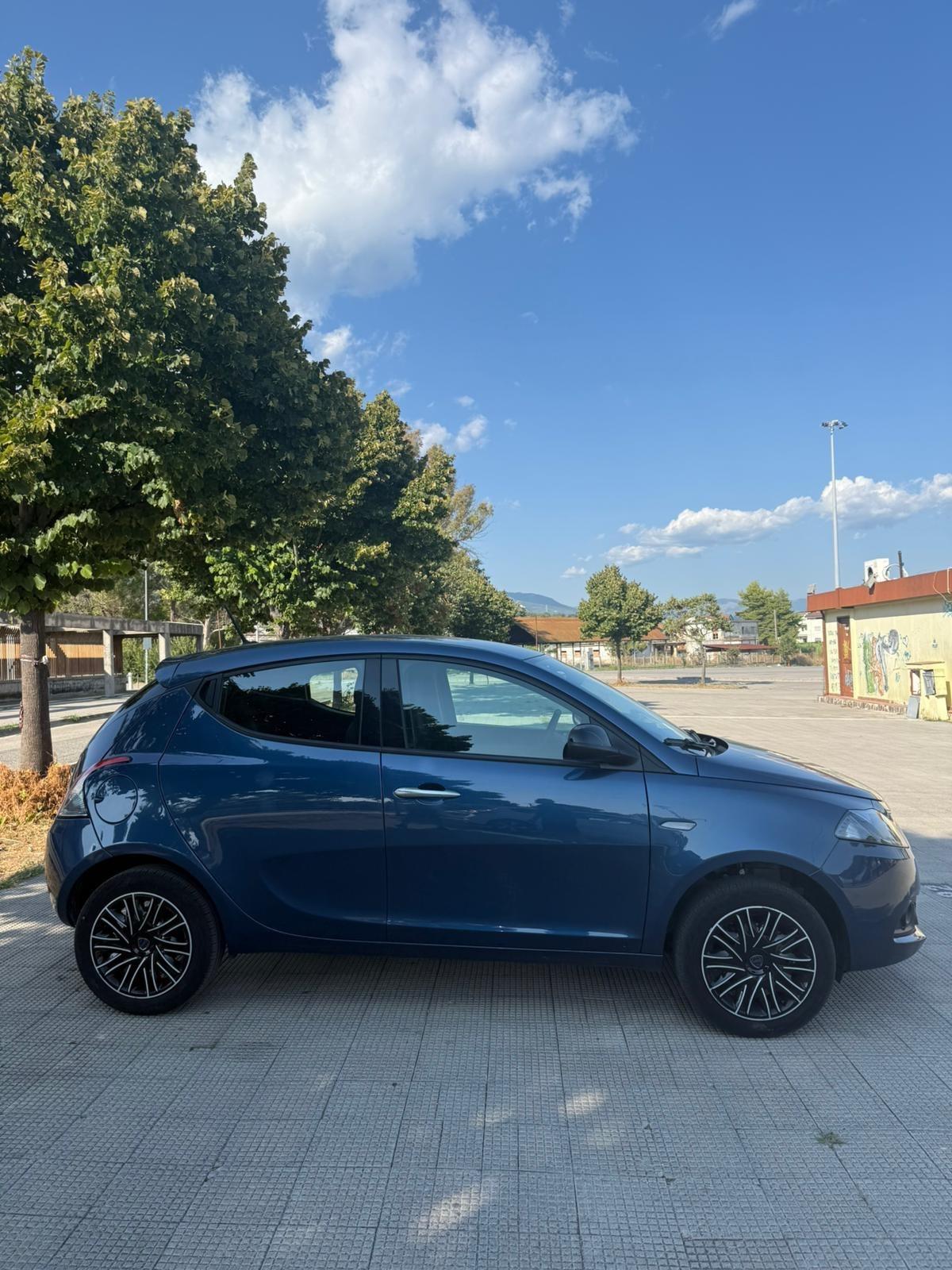 Lancia Ypsilon 1.0 FireFly 5 porte S&S Hybrid Ecochic UnYca