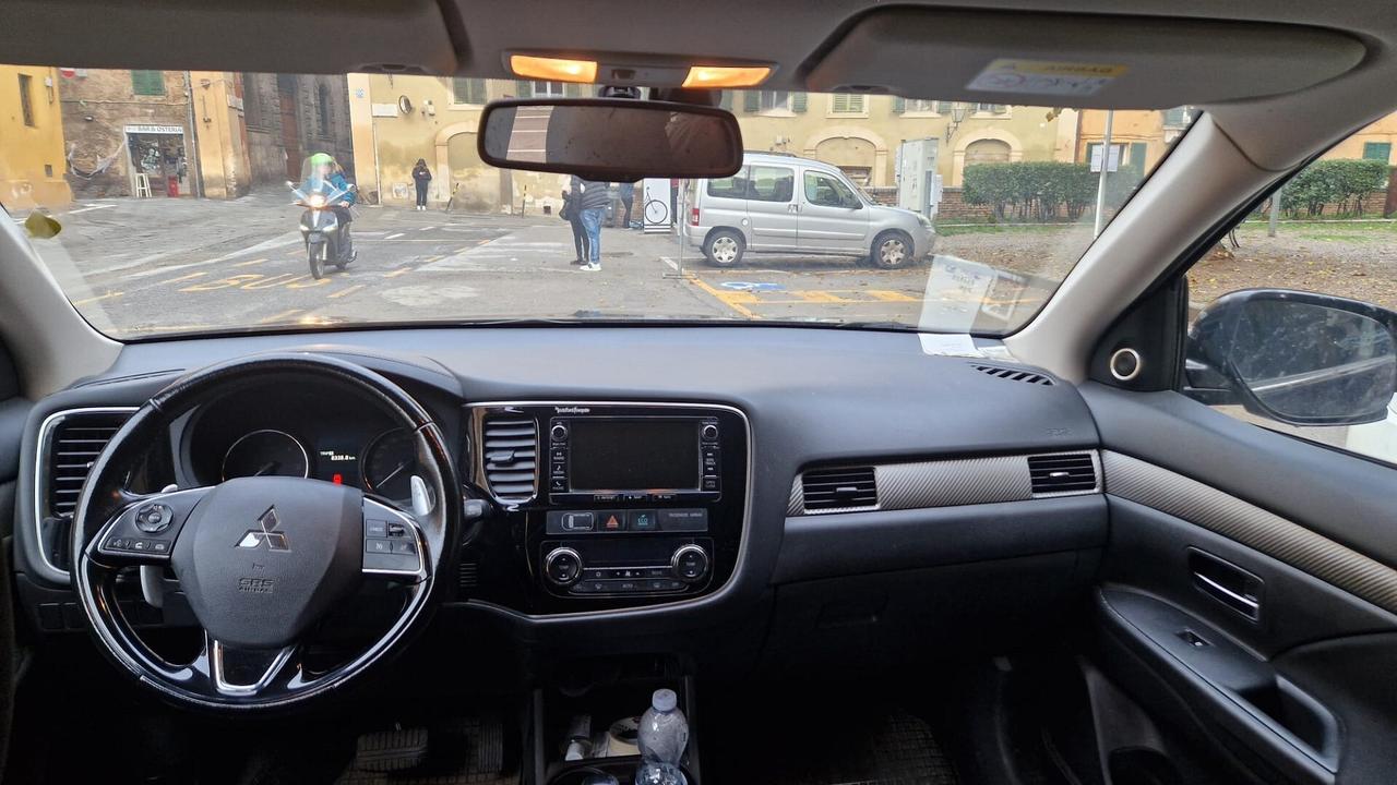 Mitsubisci Otlander 2.3 150 cv 4x4 aut. Autocarro