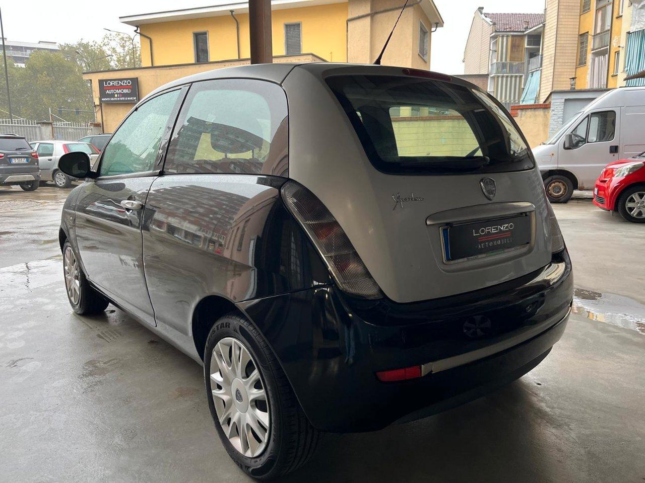 Lancia Ypsilon 3 Porte Ypsilon 1.2 8v Argento