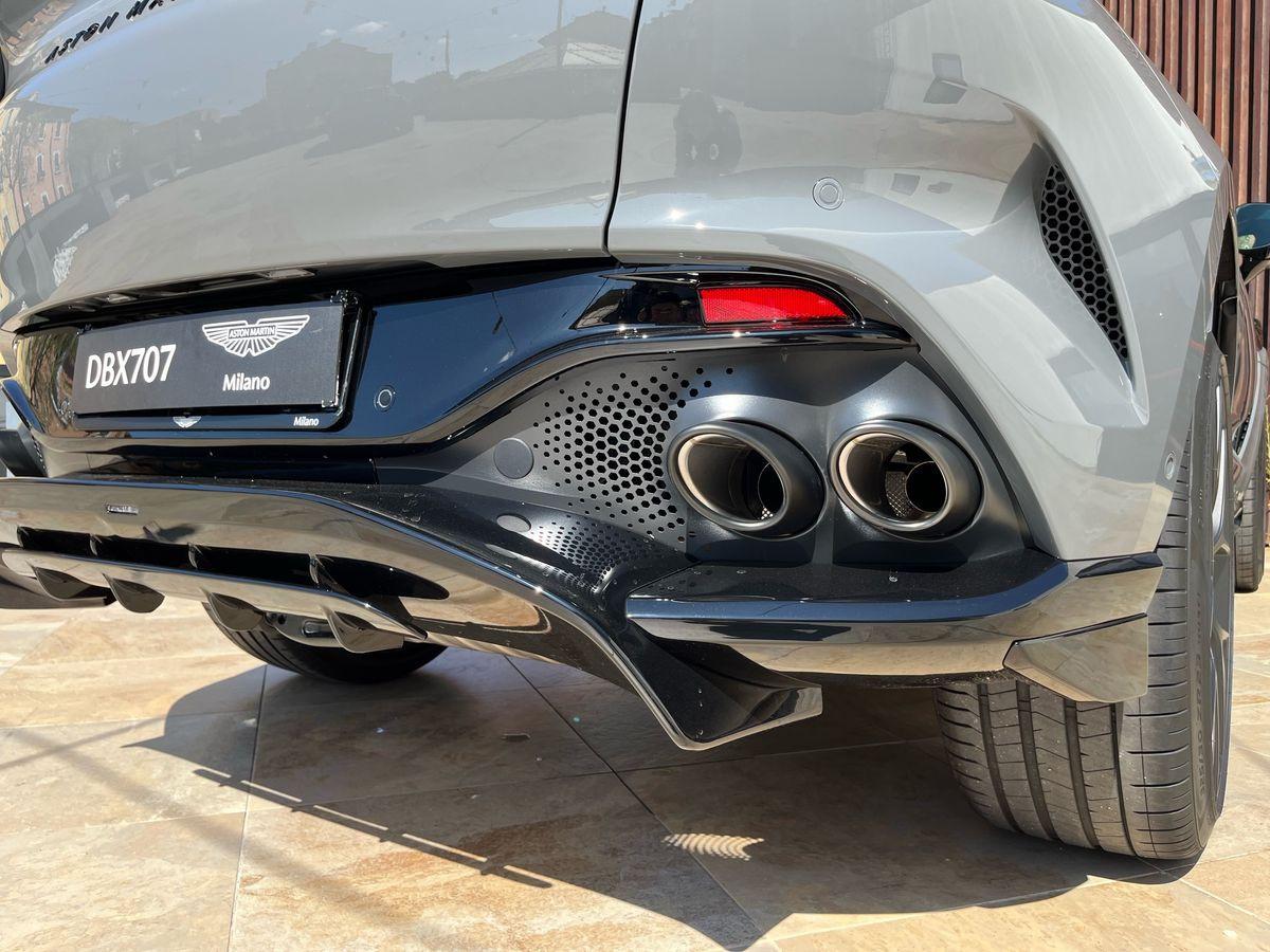 ASTON MARTIN DBX707 4.0