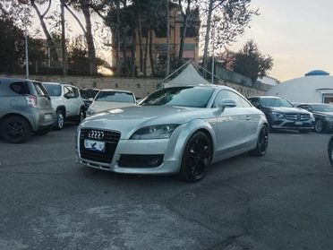 AUDI TT Coupé 3.2 V6 quattro S tronic