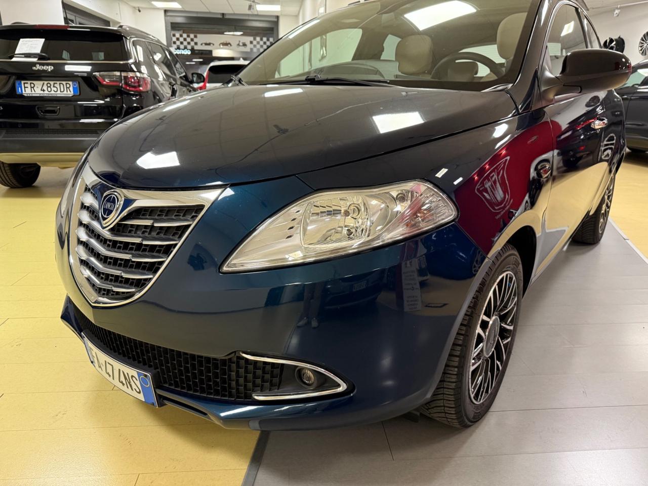 Lancia Ypsilon 1.3 MJT 30th Anniversary TETTO