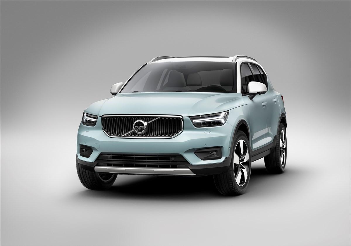 VOLVO XC40 - XC40 1.5 t5 phev R-design auto my21