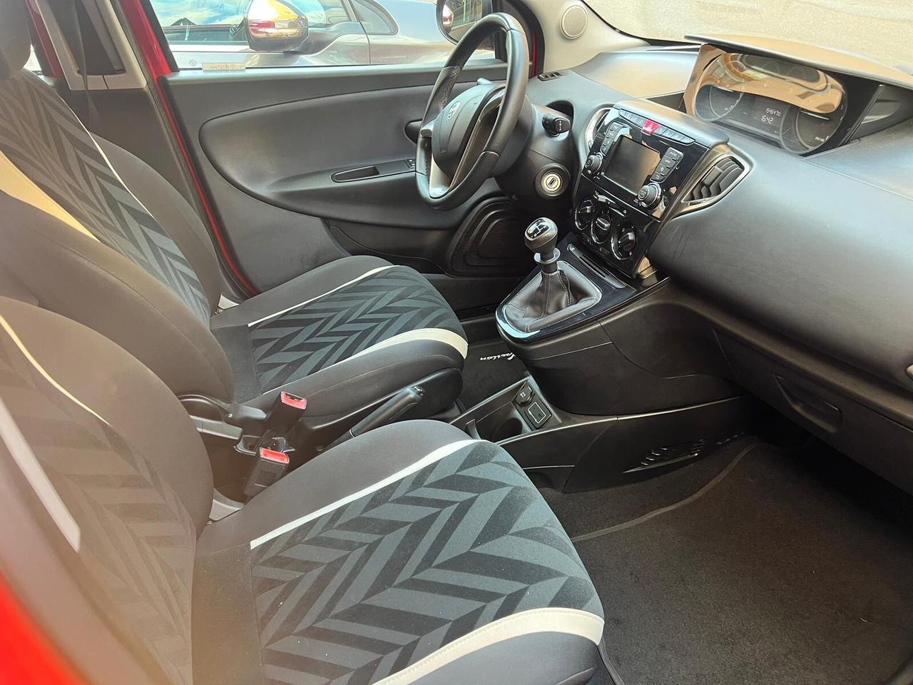 Lancia Ypsilon 1.2 GPL Ecochic Gold Casa madre