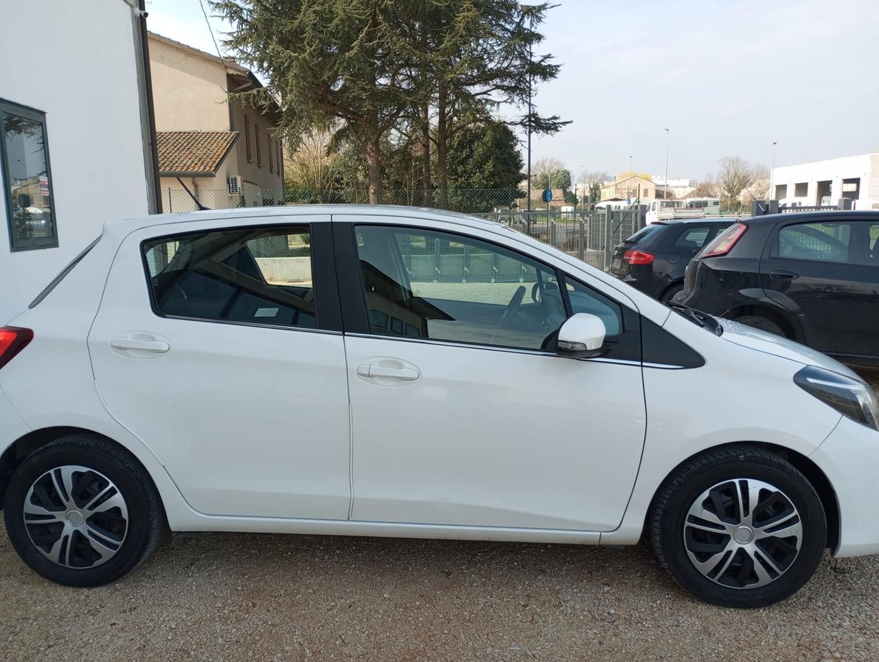 Toyota Yaris 1.0 5 porte Lounge