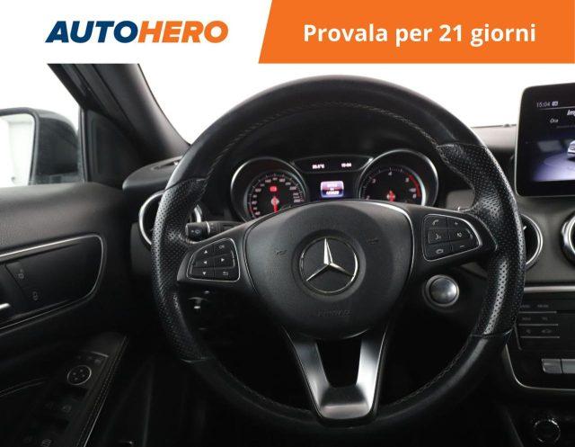 MERCEDES-BENZ GLA 200 d Automatic 4Matic Sport