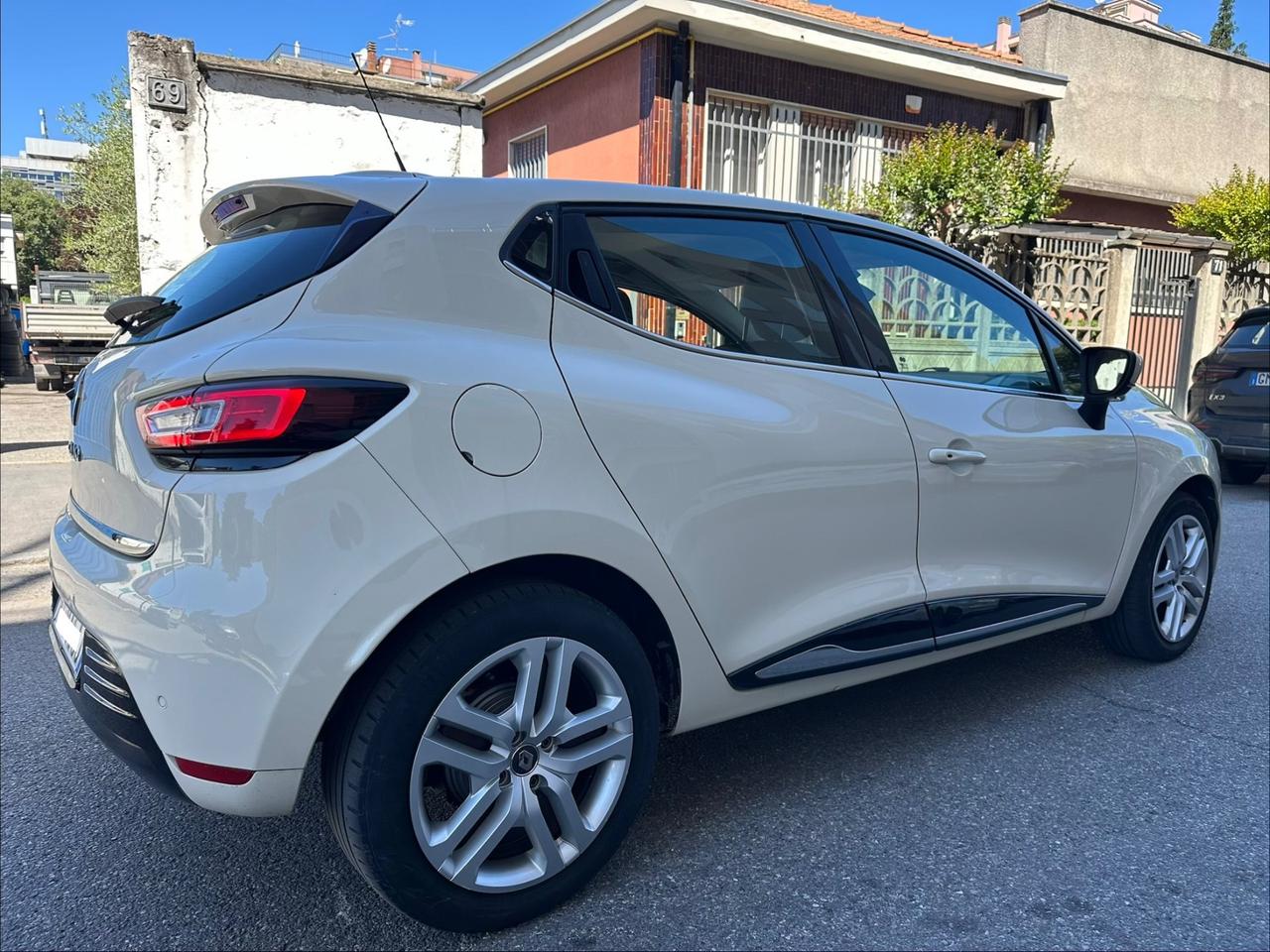Renault Clio TCe 12V 90CV Start&Stop 5 porte Energy Duel2