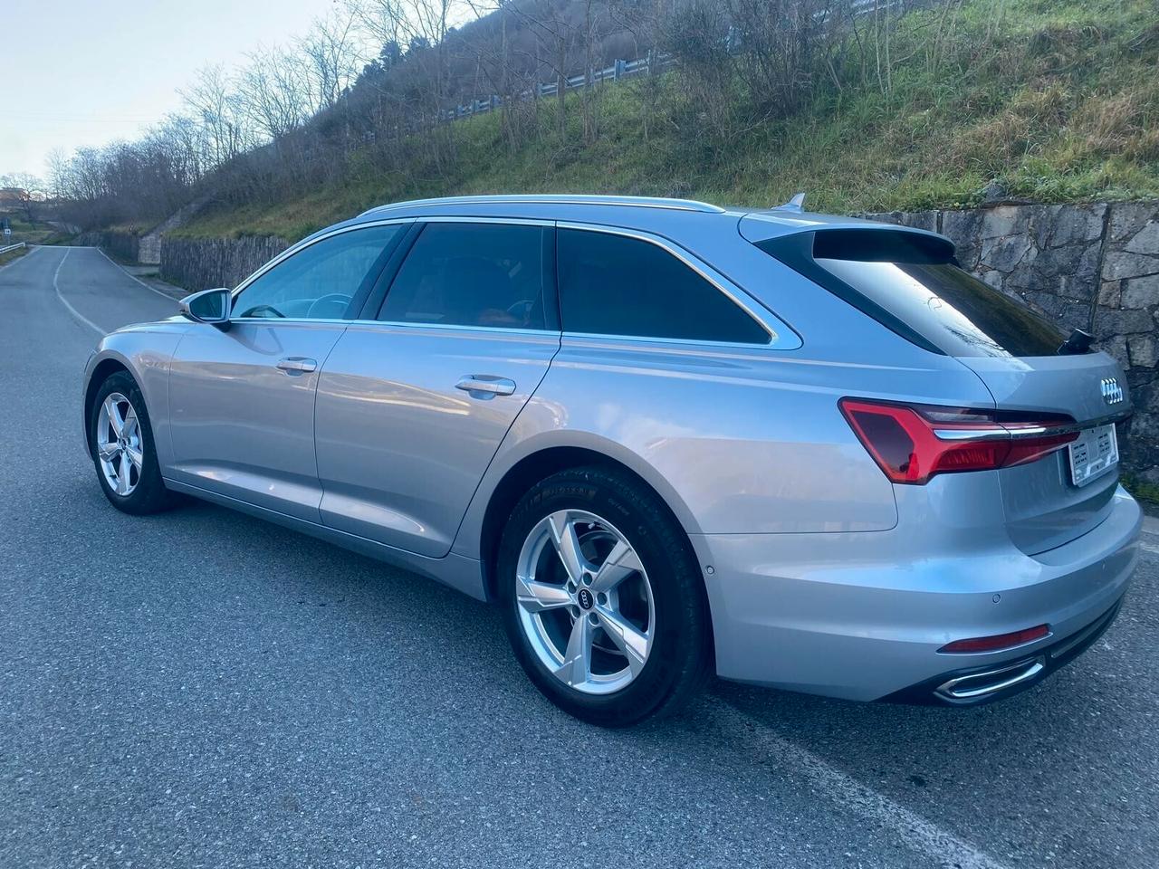 Audi A6 Avant 35 sport pelle LED navigatore