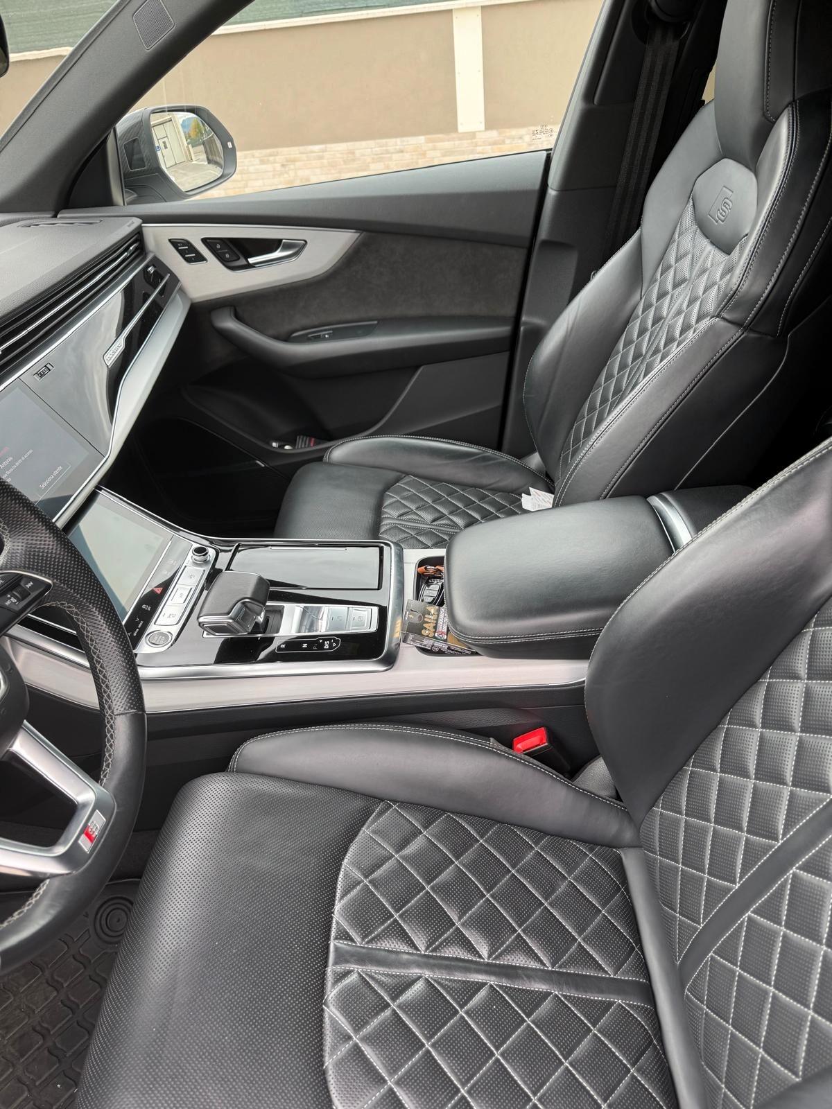 Audi Q8 50TDI 286CV COMPETITION BANG&OLUFSEN 23" CARBONIO