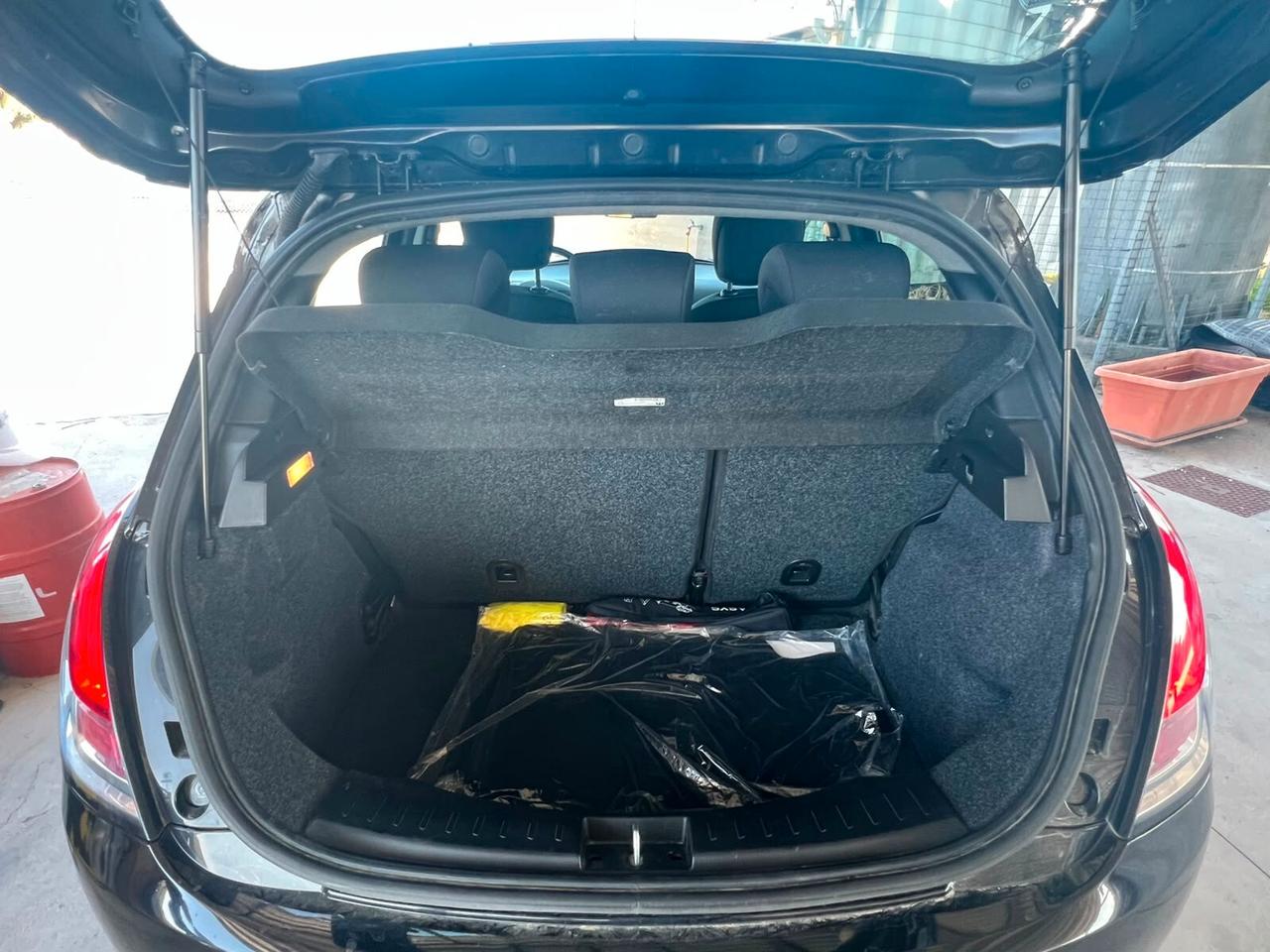Lancia Ypsilon 1.0 FireFly 5 porte S&S Hybrid Alberta Ferretti