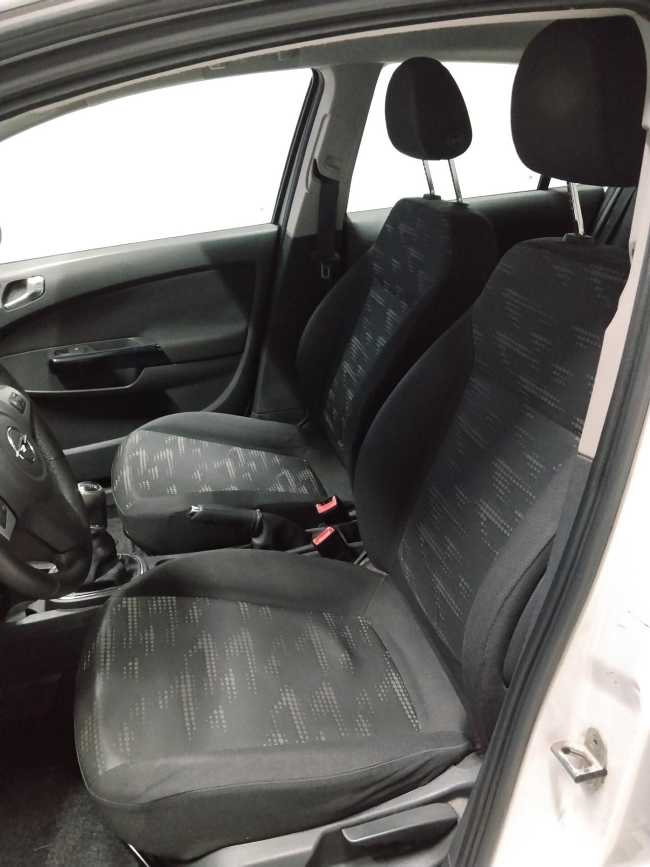 Opel Corsa 1.2 benzina 2011 CON GARANZIA