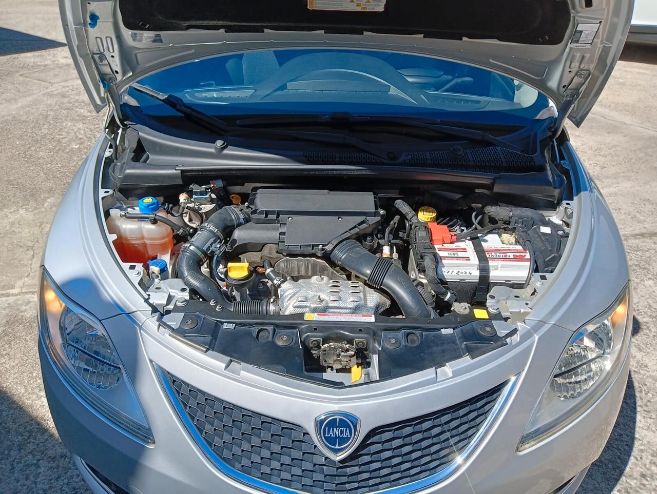 Lancia Ypsilon 1.3 MJT 16V 95 CV 5 porte S&S Silver