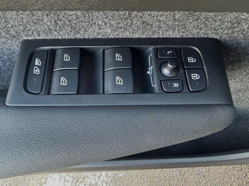 Volvo XC40 B3 163+14 CV Automatico LED Core