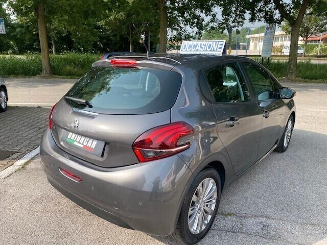 Peugeot 208 PureTech 82 Stop&Start 5 porte Signature