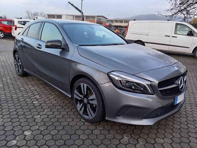 MERCEDES-BENZ A 180 d Premium