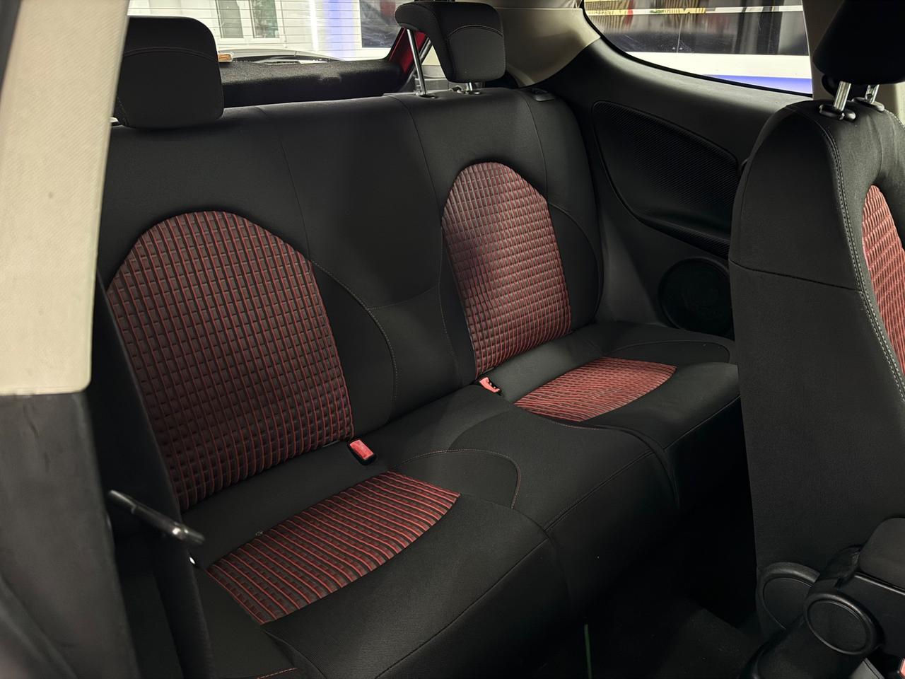 Alfa Romeo MiTo 1.6 JTDm Distinctive Premium Pack