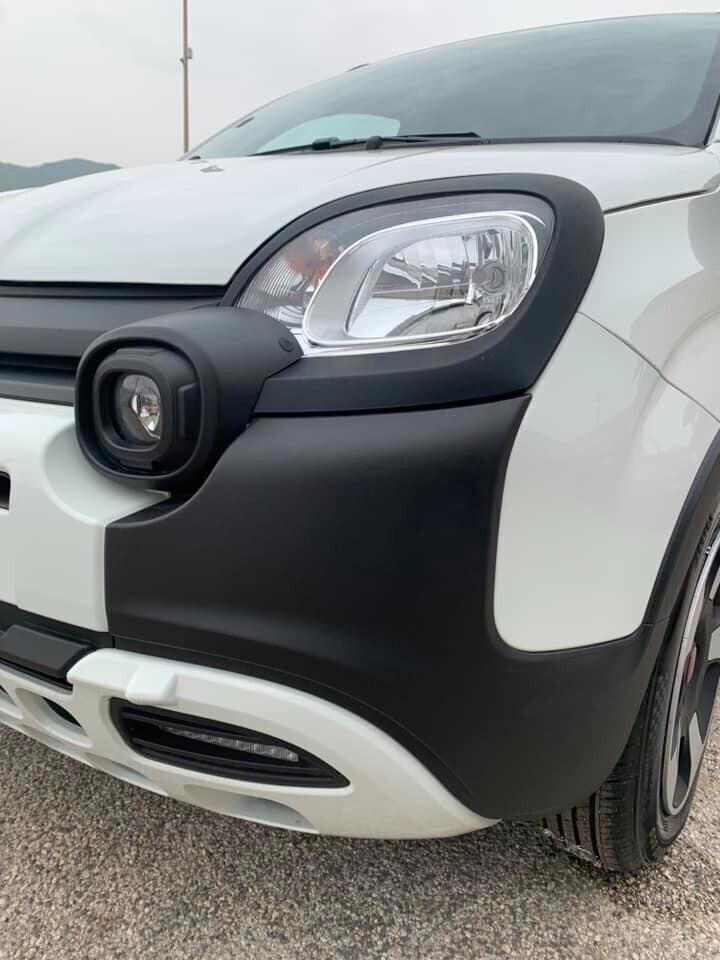 Fiat Panda 1.0 Hybrid City Cross full