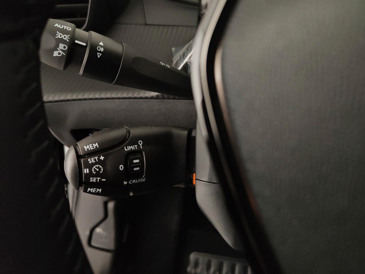 Peugeot 2008 Hybrid 110 e-DCS6 Allure