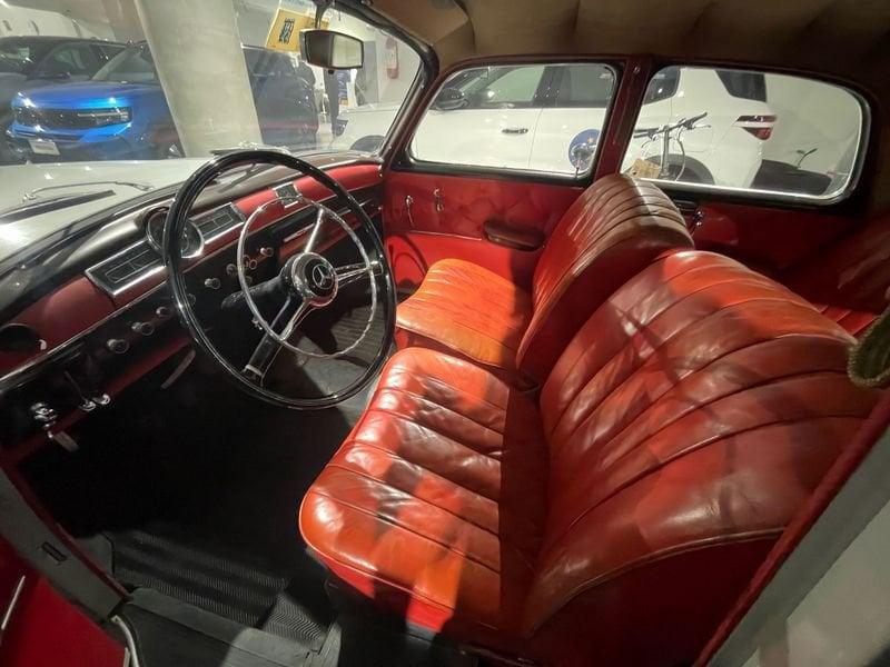 Mercedes-Benz W115 200 Mercedes-Daimler Benz 180