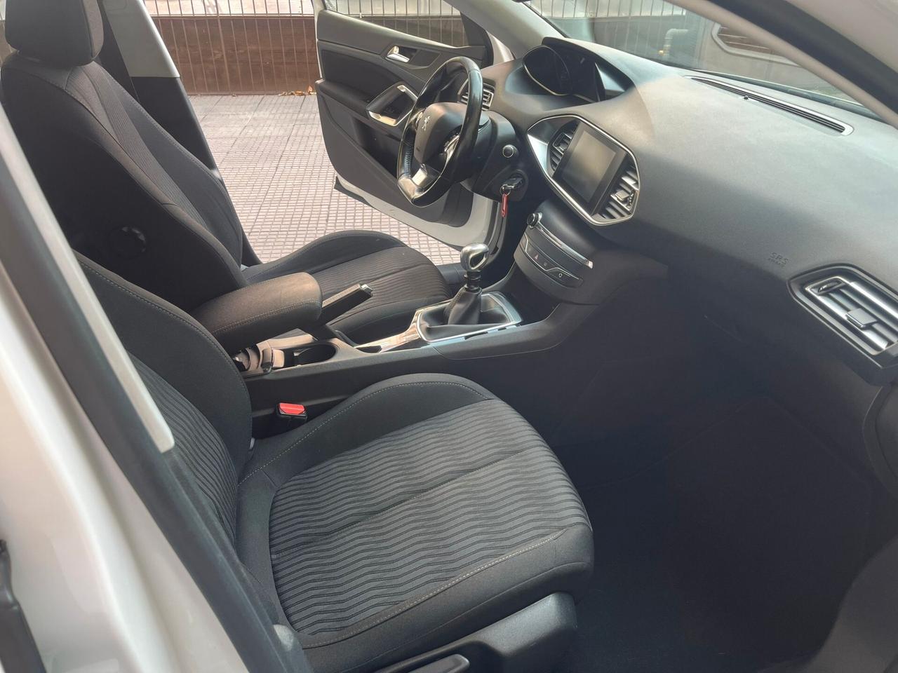 Peugeot 308 BlueHDi 120 S&S SW Business