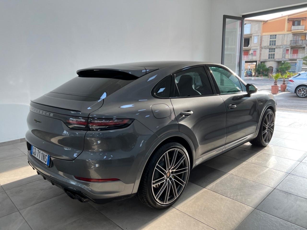 Porsche Cayenne Coupé 3.0 V6 E-Hybrid - possibilità noleggio no scoring