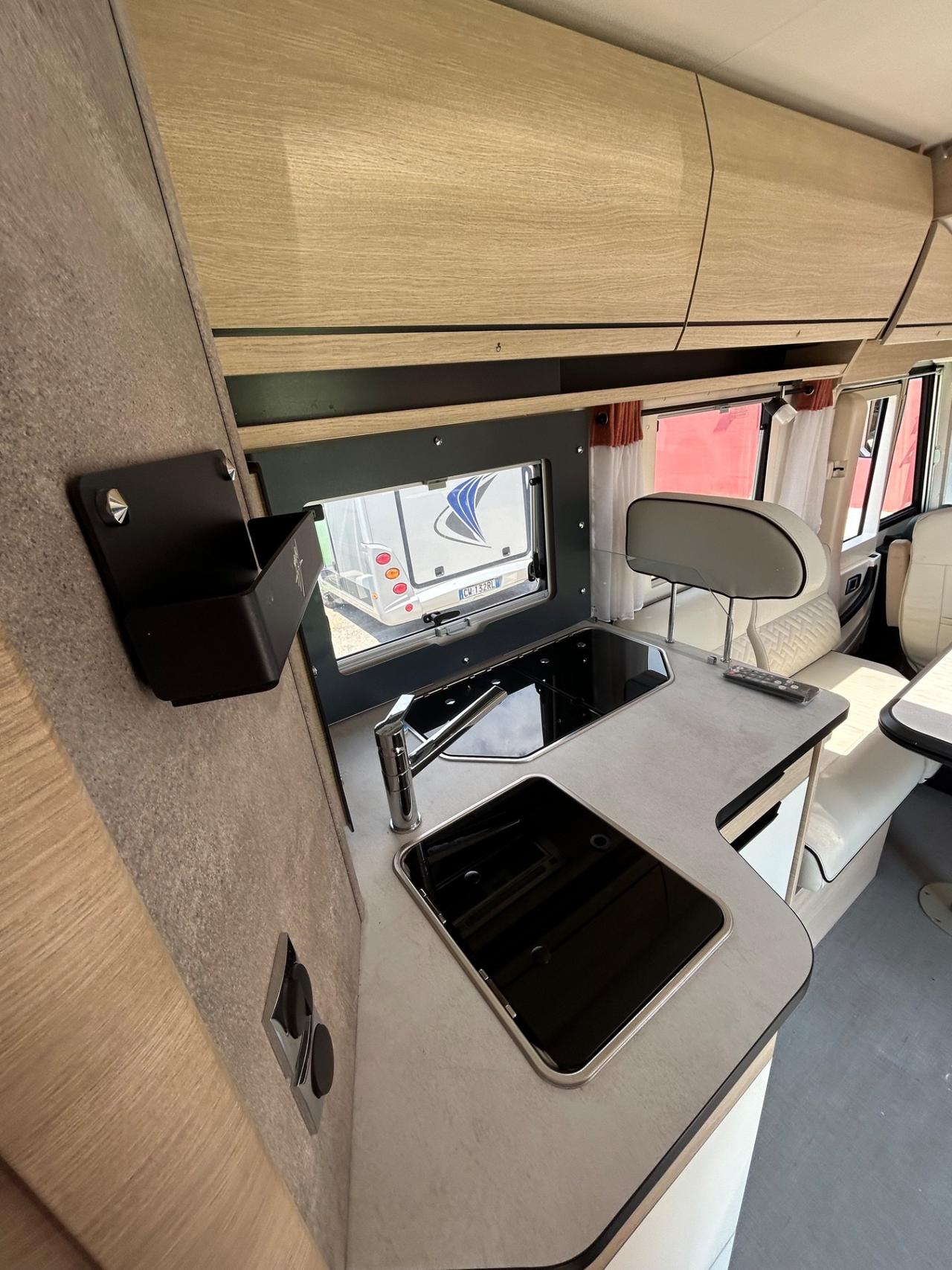 Rapido motorhome del 2025 in saldo 036