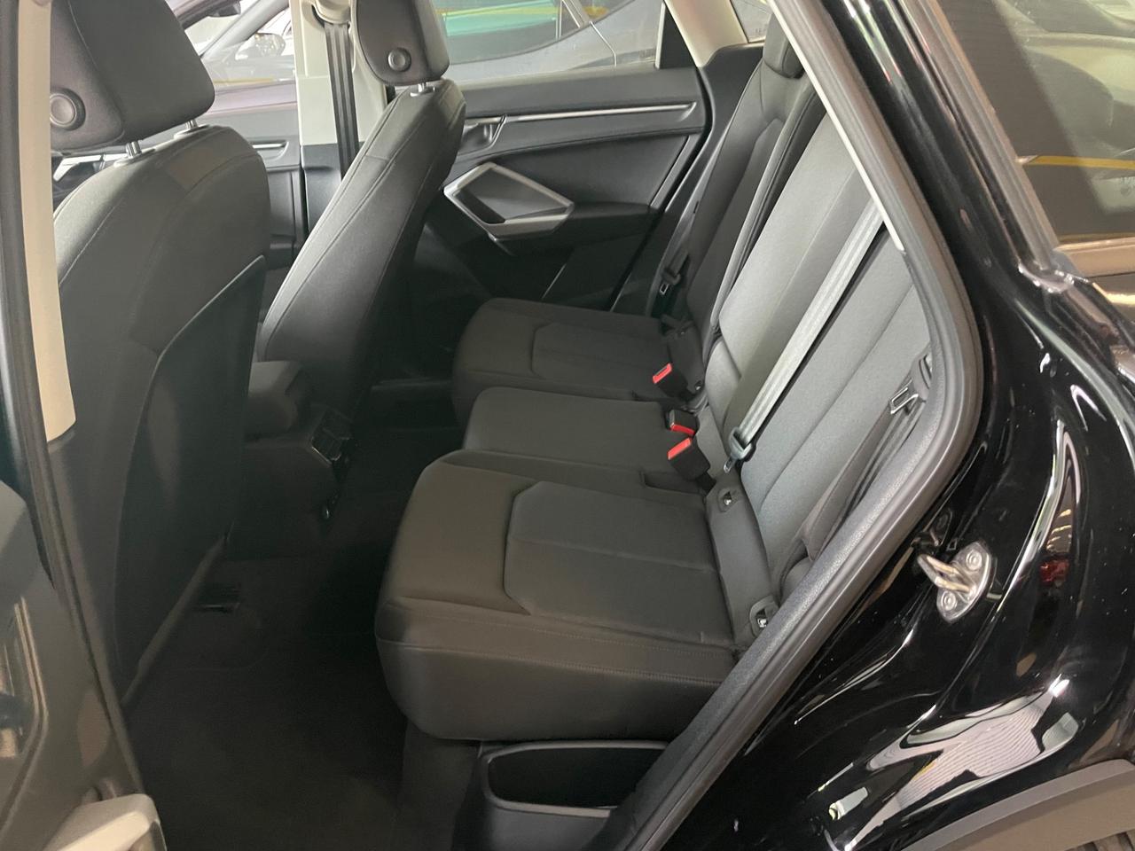 Audi Q3 35 TDI quattro S tronic Business