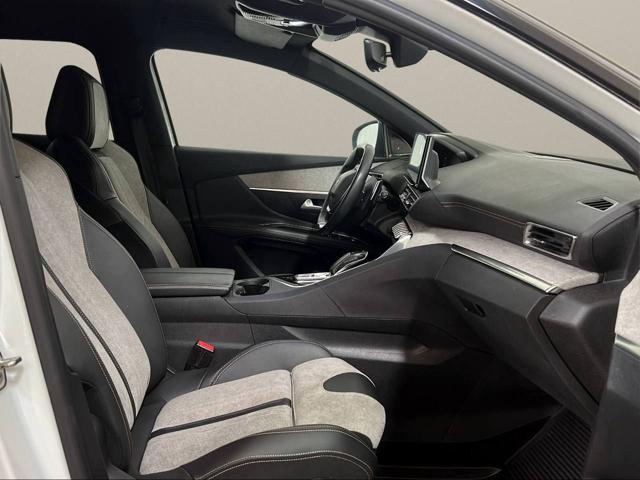 PEUGEOT 3008 Hybrid4 300 e-EAT8 GT Pack