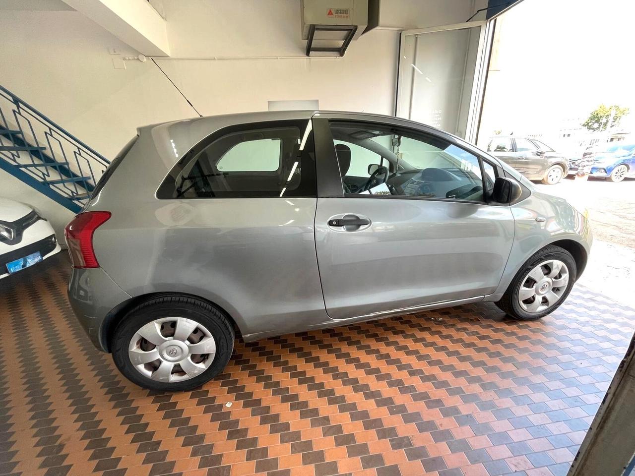 Toyota Yaris 1.0 3 porte