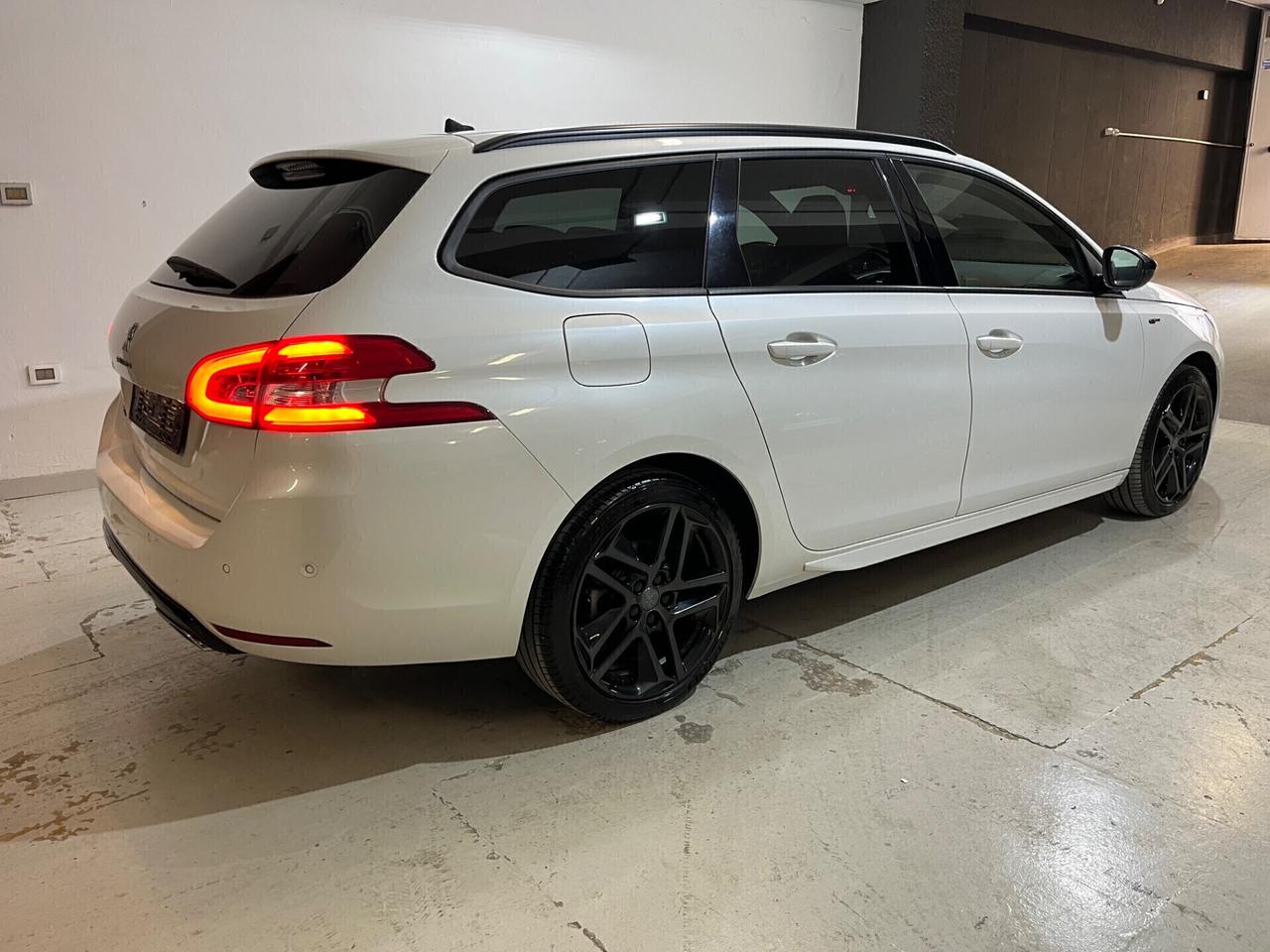 Peugeot 308 BlueHDi 130 S&S EAT8 GT Pack