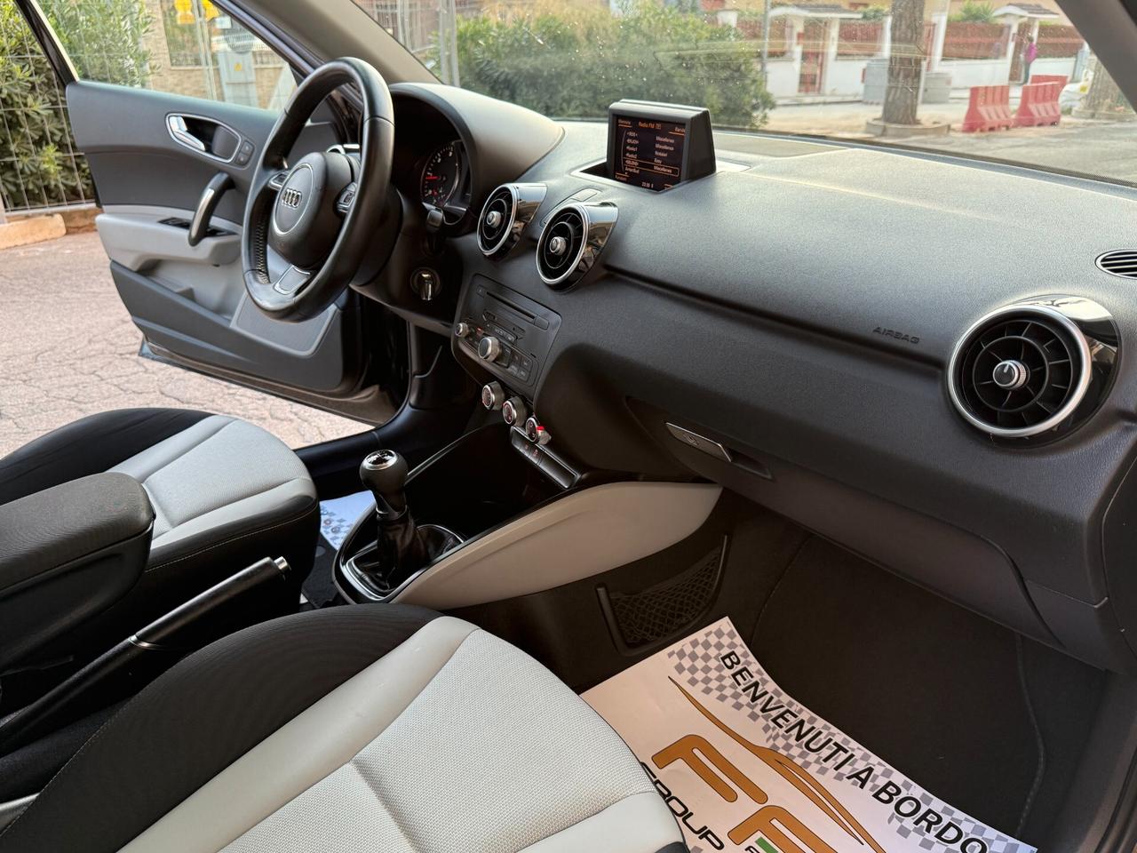 Audi A1 SPB 1.6 TDI 105CV NAVI LED - 2012