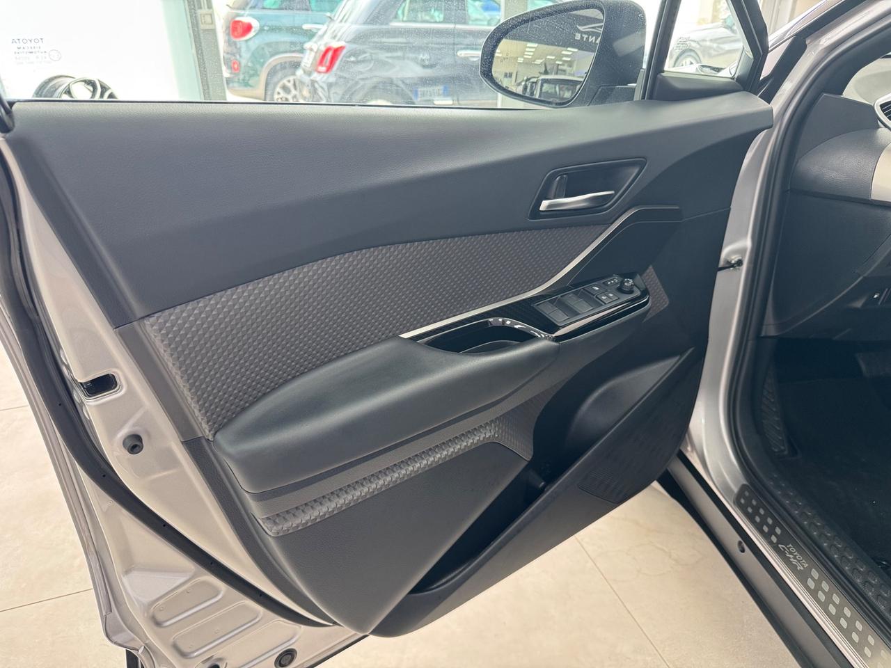 Toyota C-HR 2.0 Hybrid E-CVT Lounge