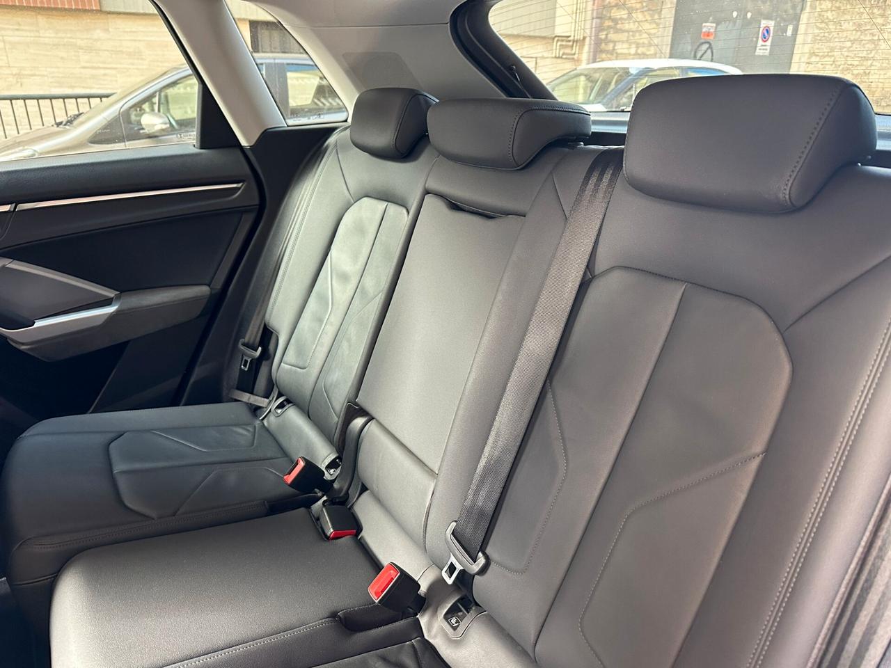 Audi Q3 2.0 TDI S tronic Advanced *FULL*