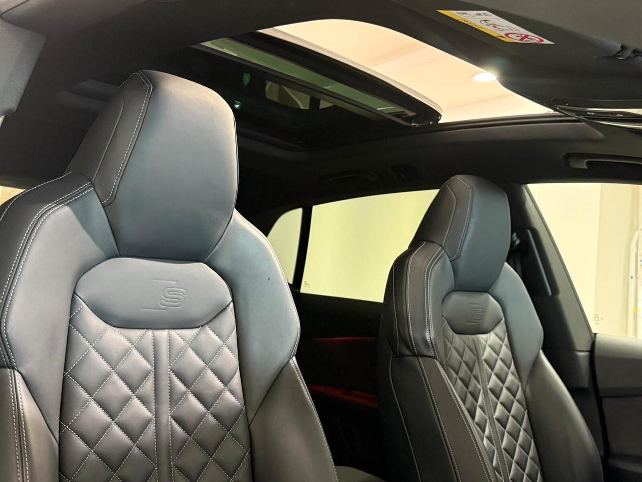 AUDI Q8 SQ8 SUV TFSI QUATTRO TIIPTRONIC SPORT ATTITUDE CON SOLI 15.000 KM