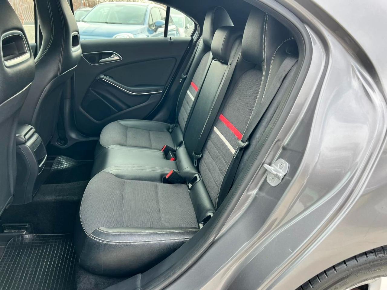 Mercedes-benz A 180 D 110CV SEDILI R-NAVIG-